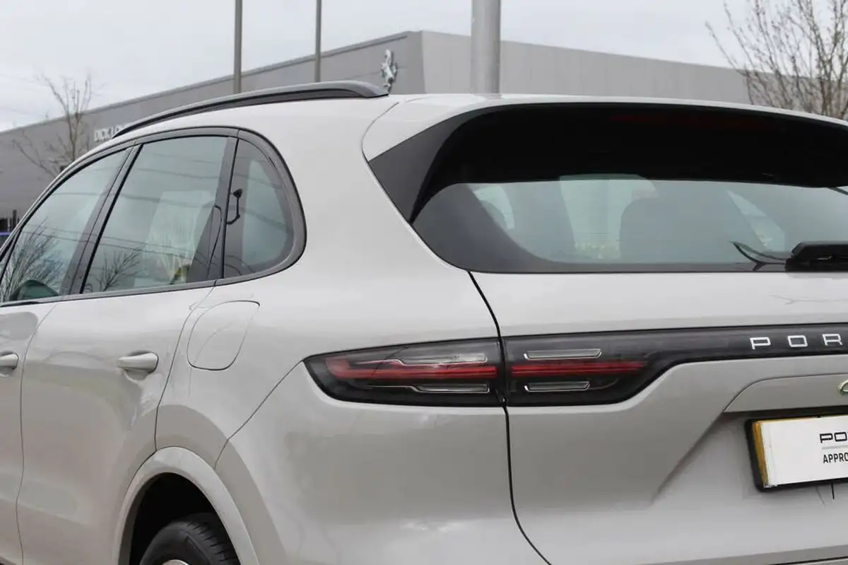2021-porsche-cayenne-30-v6-e-hybrid-462ps-station-wagon-big-18