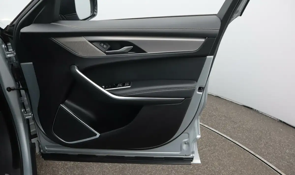 2021-jaguar-f-pace-20-p400e-s-big-15