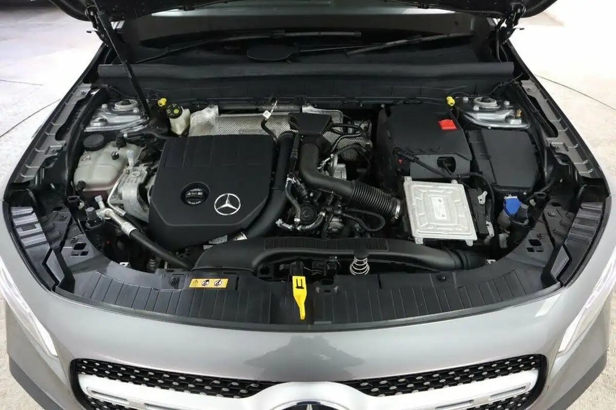 2022-mercedes-benz-glb-class-13-glb200-amg-line-premium-7g-tronic-big-12