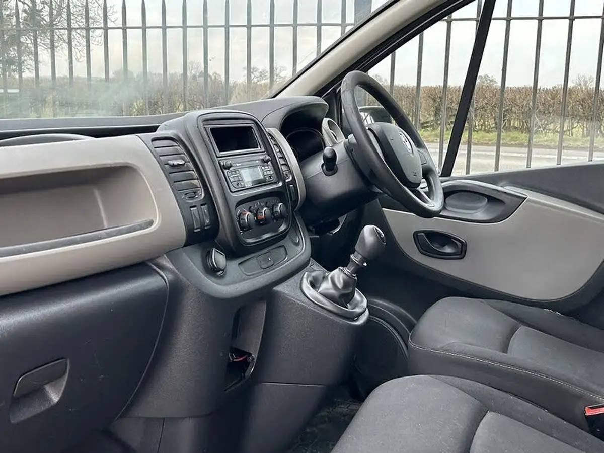 2016-renault-trafic-16dci-ll29-120-business-energy-crew-6-seats-big-8