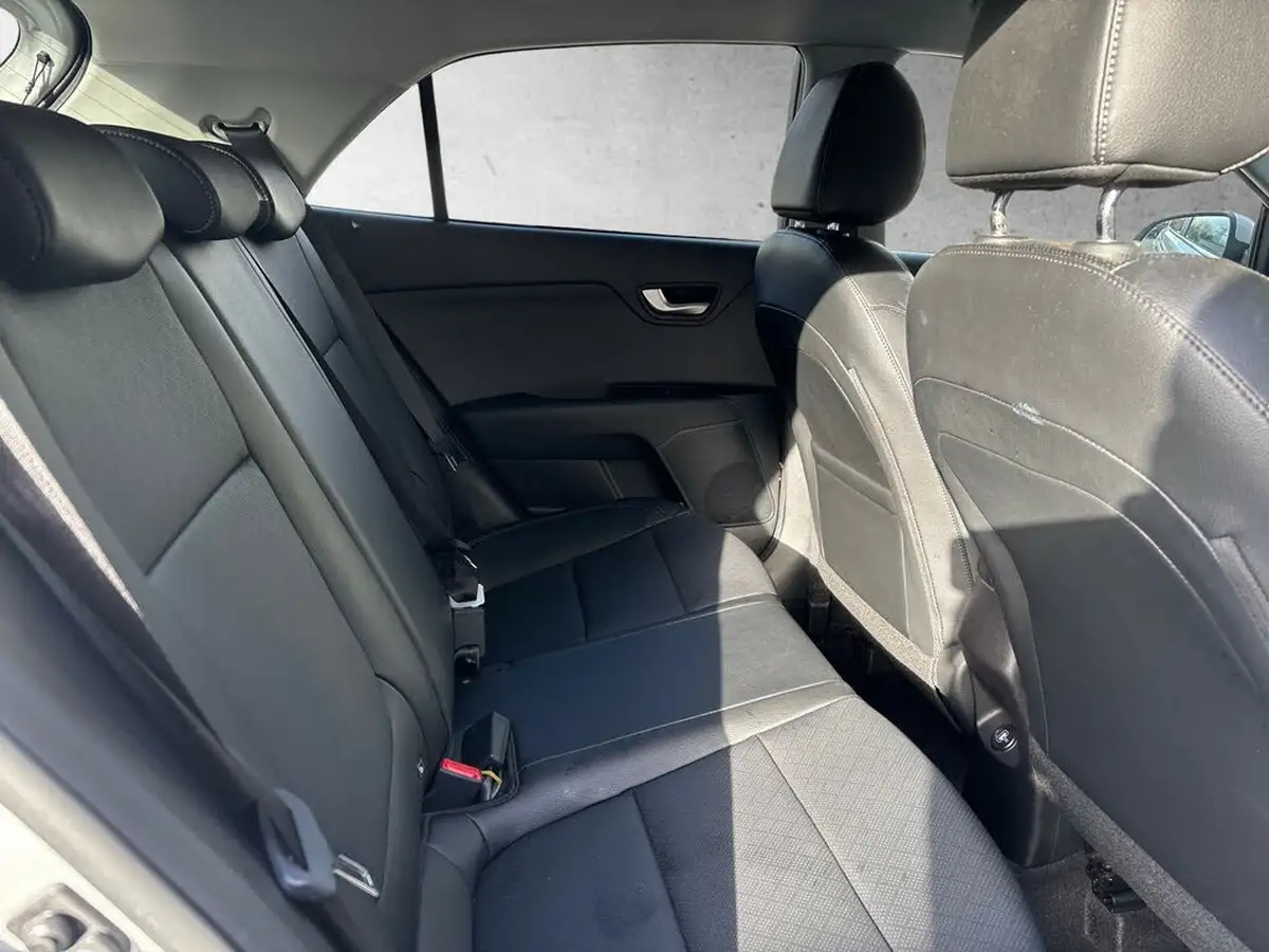 2022-kia-rio-10-t-gdi-3-big-11