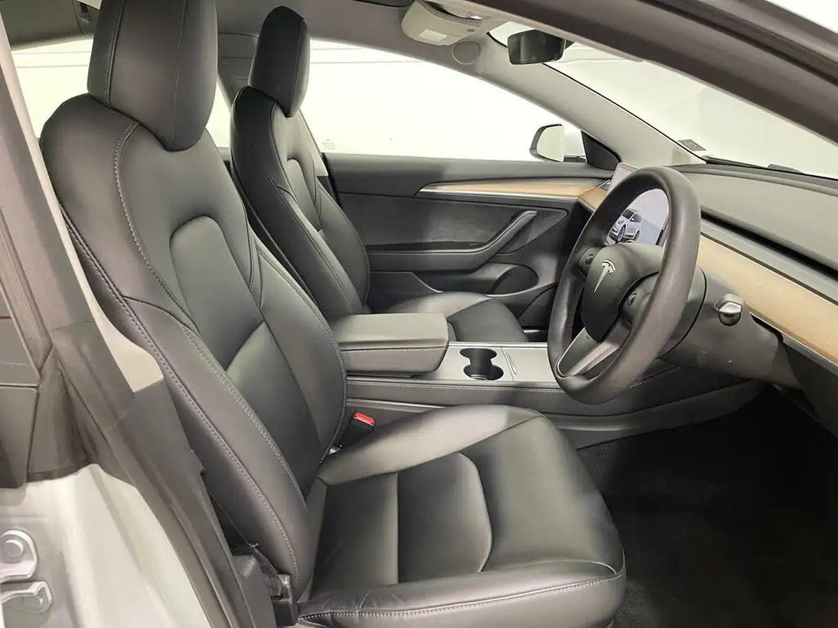 2022-tesla-model-3-e-long-range-big-3