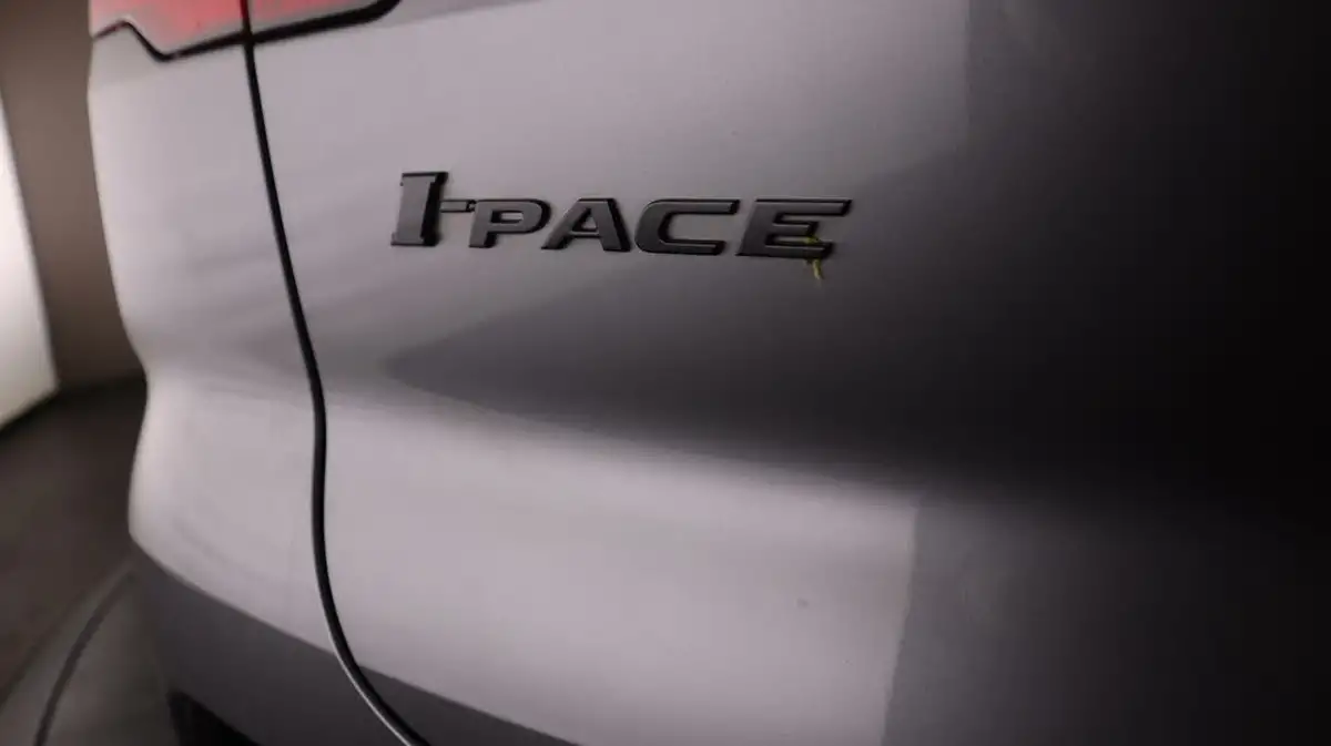 2022-jaguar-i-pace-ev400-hse-black-big-21