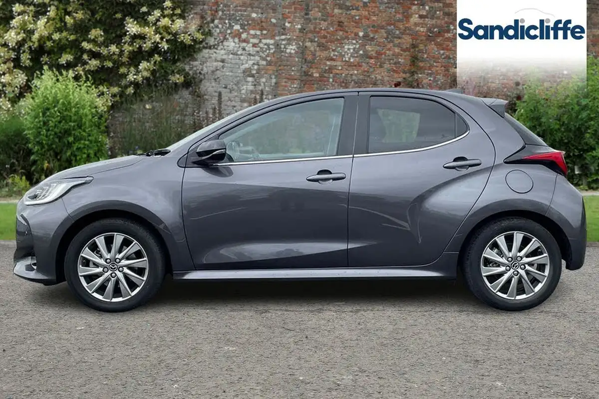 2022-mazda-mazda2-15-select-big-6