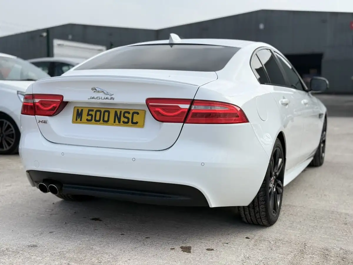 2016-jaguar-xe-20d-r-sport-180ps-auto-big-7