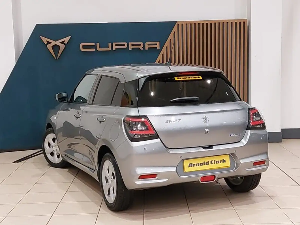 2024-suzuki-swift-12-motion-cvt-big-1
