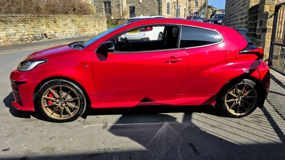 2021-toyota-yaris-16-gr-circuit-pack-big-3