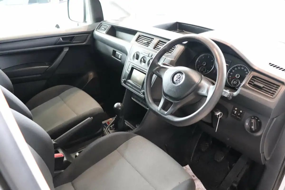 2015-volkswagen-caddy-20tdi-c20-trendline-bmt-102pseu6-big-11