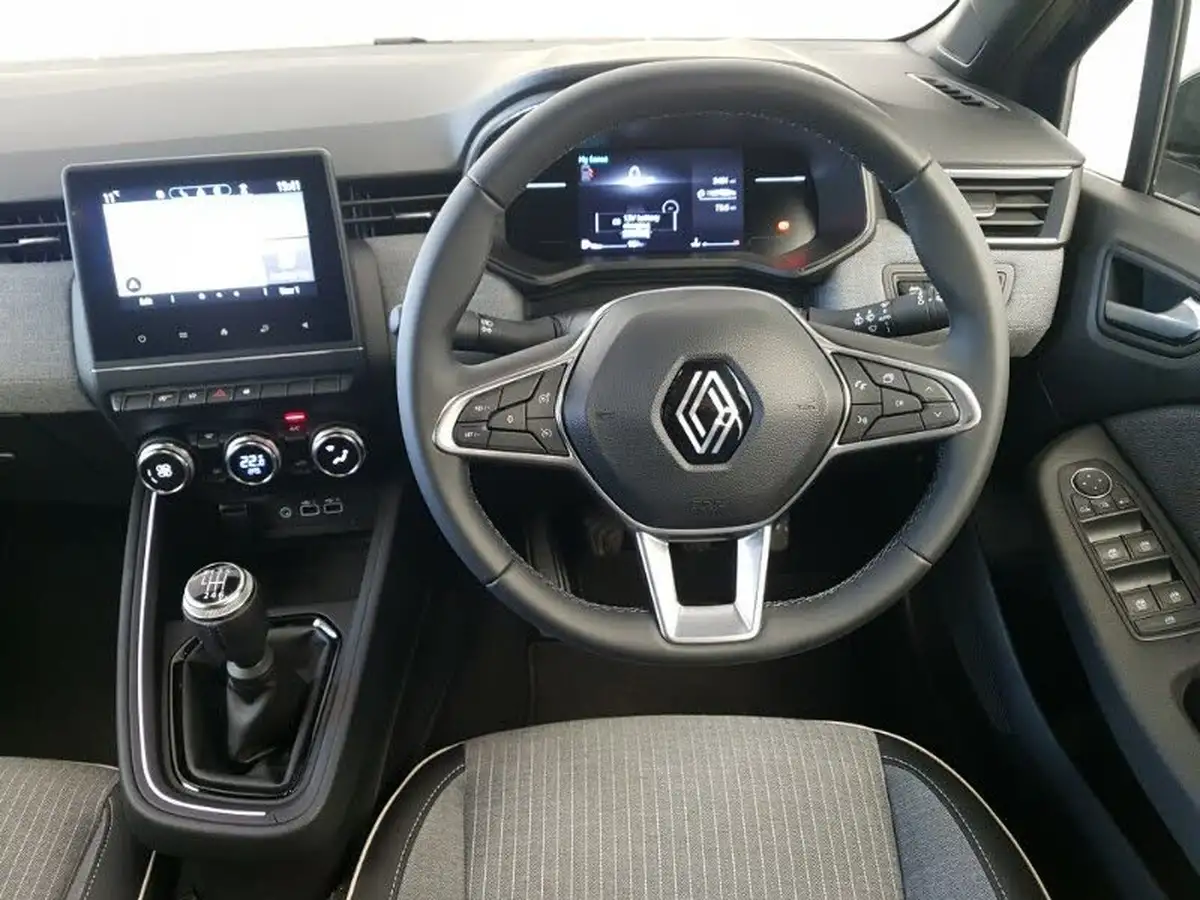 2024-renault-clio-10-tce-techno-big-6