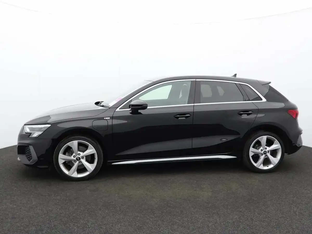 2024-audi-a3-14-40-tfsi-e-s-line-big-4
