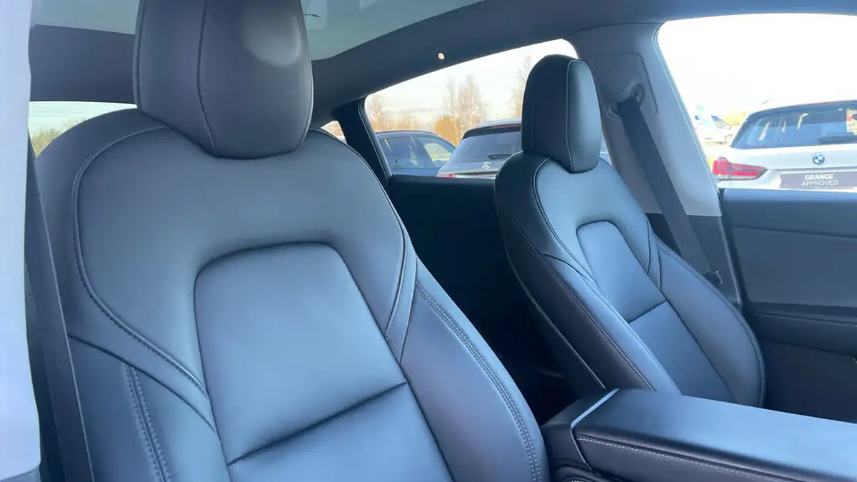 2022-tesla-model-y-e-long-range-big-22