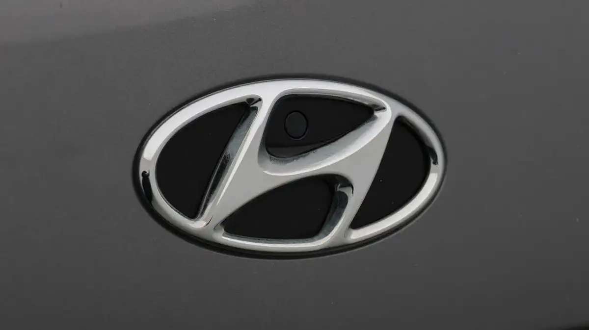 2022-hyundai-kona-e-premium-204ps-64kwh-7kw-obc-big-24