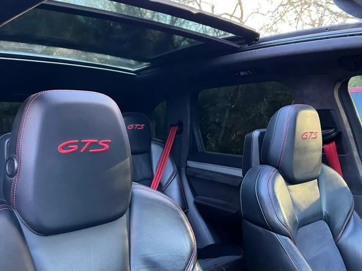 2013-porsche-cayenne-48-gts-big-27