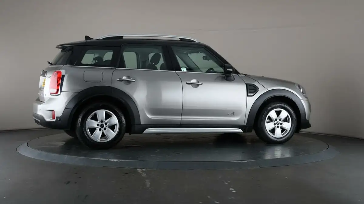 2019-mini-countryman-20td-cooper-d-classic-all4-big-59