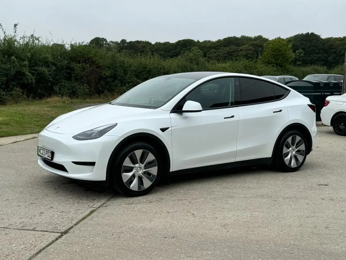 2023-tesla-model-y-e-rwd-big-2