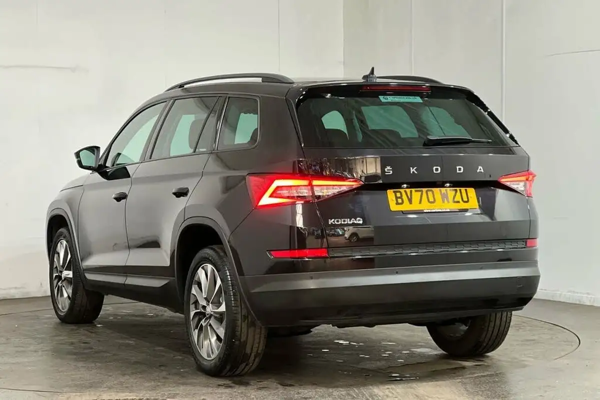 2021-skoda-kodiaq-15-tsi-se-drive-7-big-18