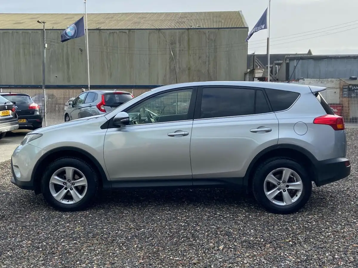 2013-toyota-rav4-20td-icon-20d-4d-2wd-1990cc-big-8