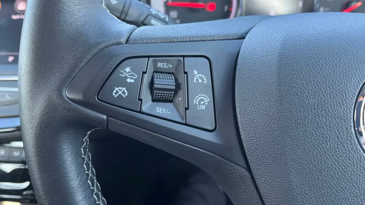 2019-vauxhall-astra-12-turbo-sri-145ps-big-36