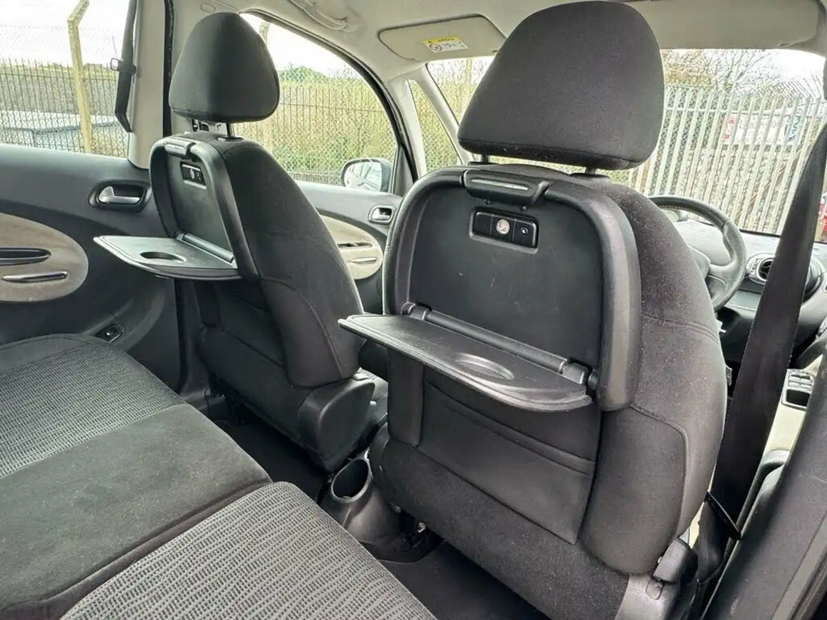 2014-citroen-c3-picasso-16td-exclusive-90ps-big-14