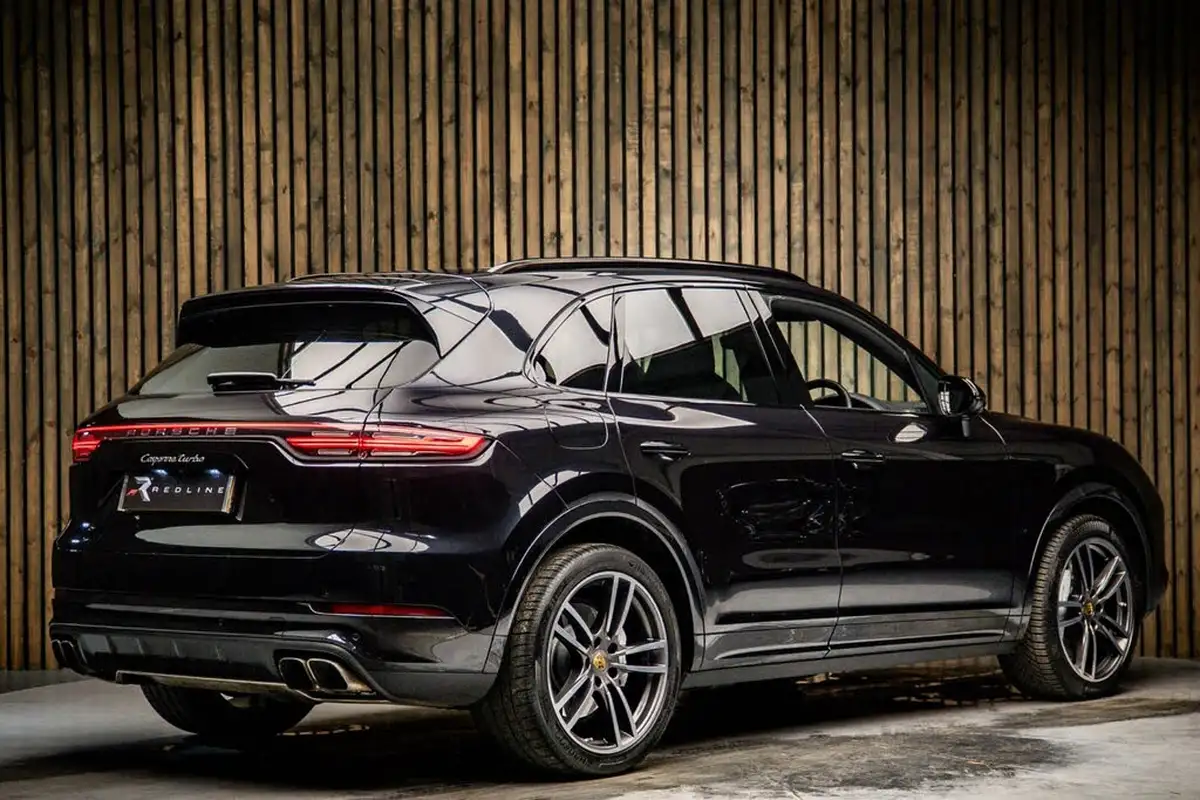 2018-porsche-cayenne-40-v8-turbo-big-3