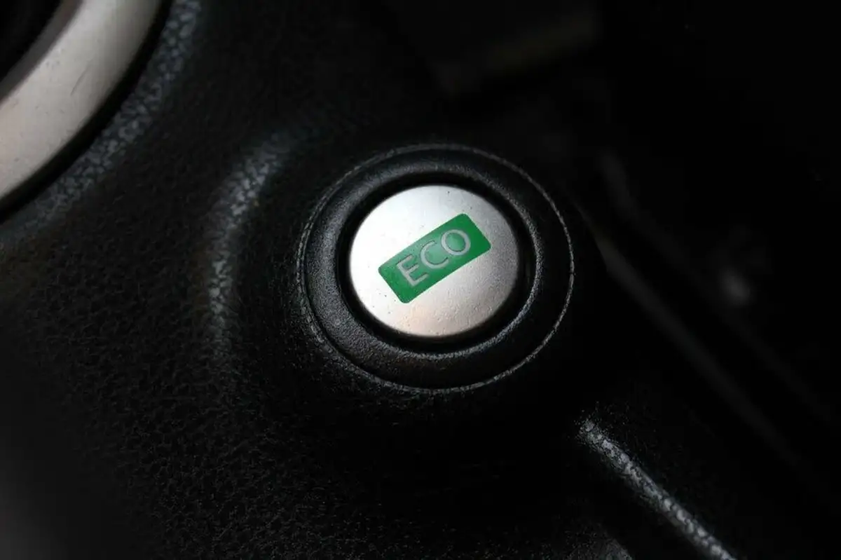 2015-nissan-note-12-n-tec-big-31