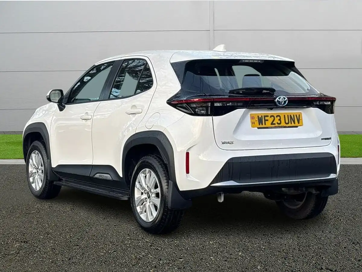 2023-toyota-yaris-cross-15-vvt-i-icon-big-4
