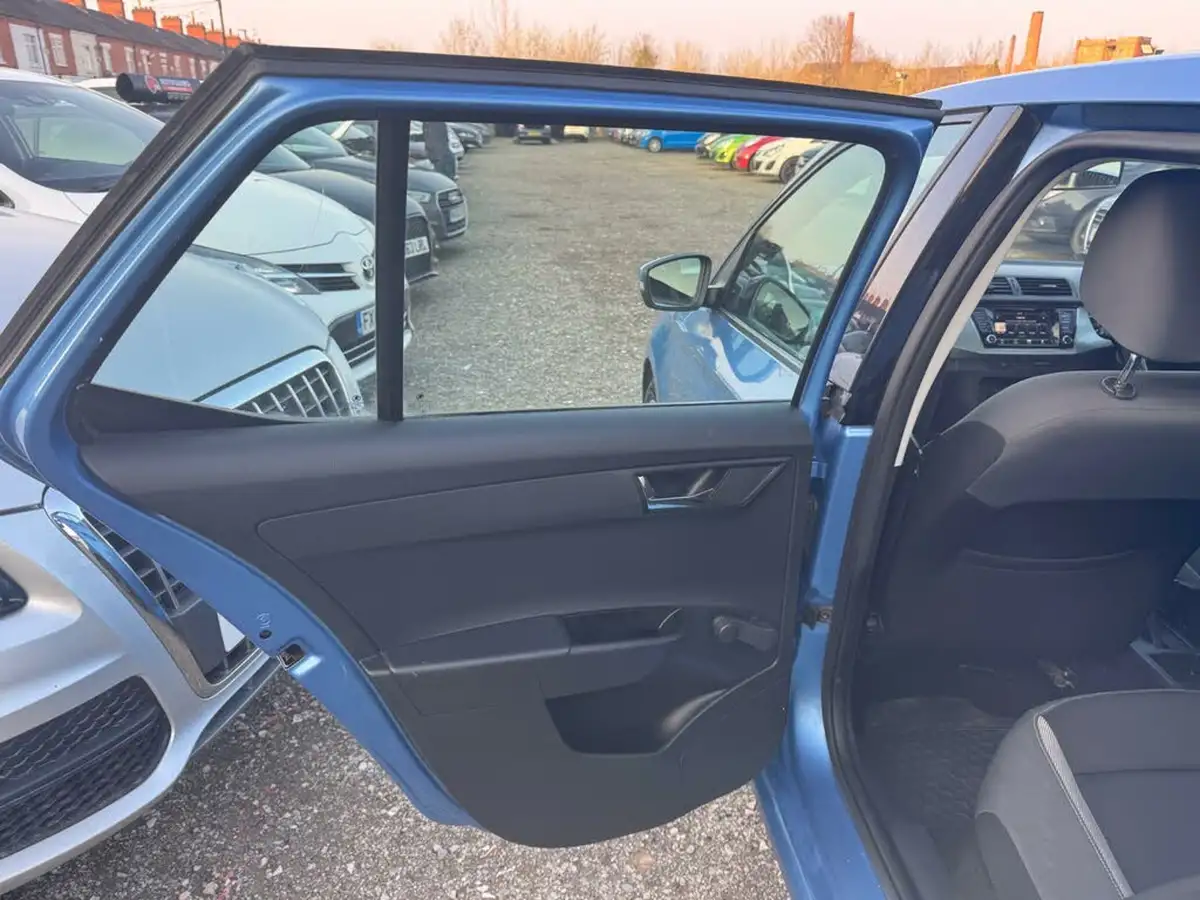 2016-skoda-fabia-14tdi-se-hatchback-big-19
