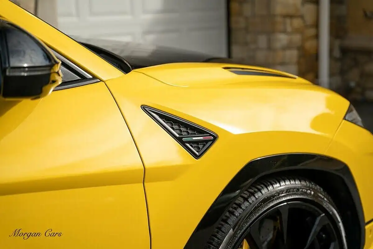 2023-lamborghini-urus-40-no-trim-big-9