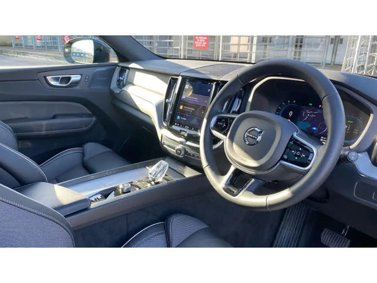 2024-volvo-xc60-20-t6-plus-black-edition-big-4