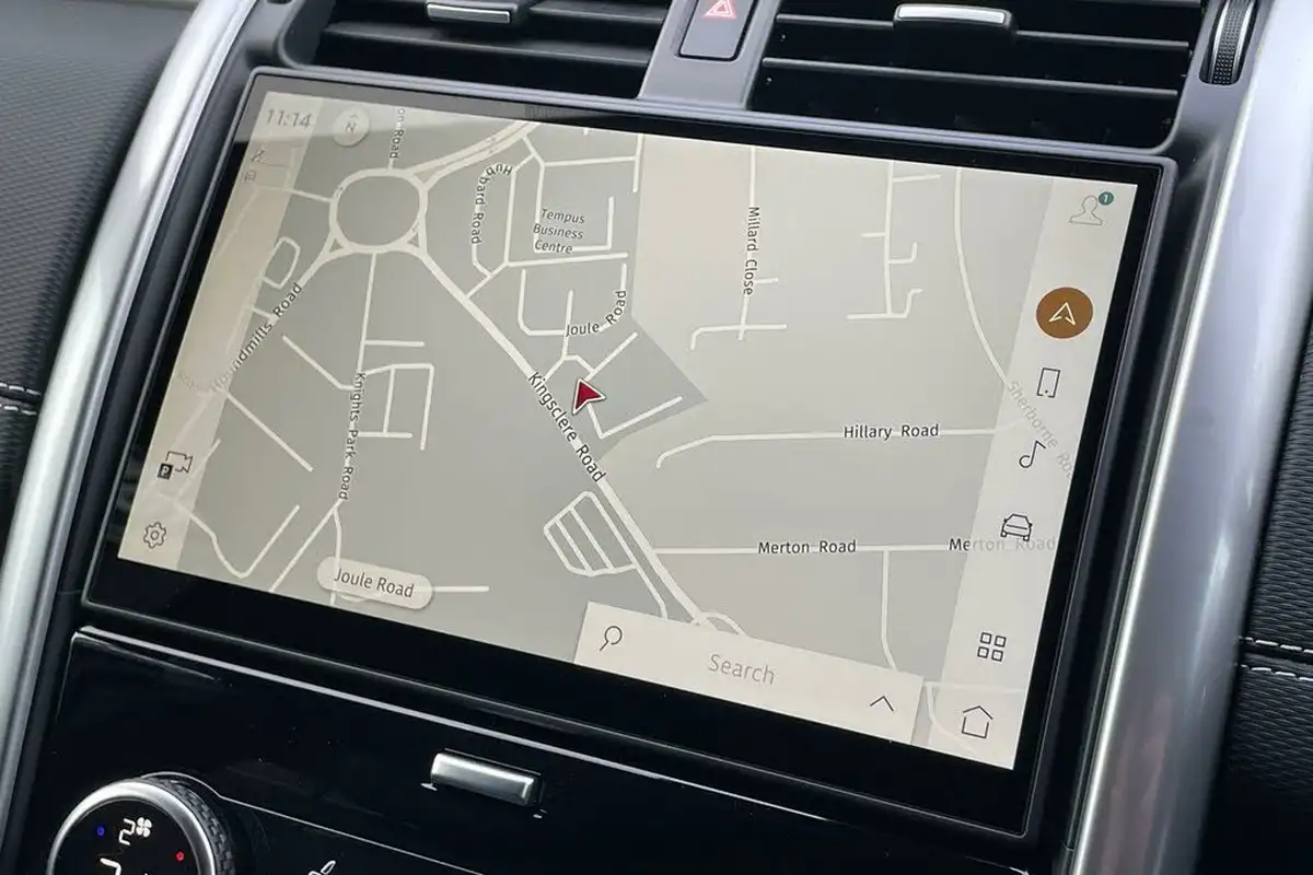 2024-land-rover-discovery-30-d350-dynamic-hse-big-26