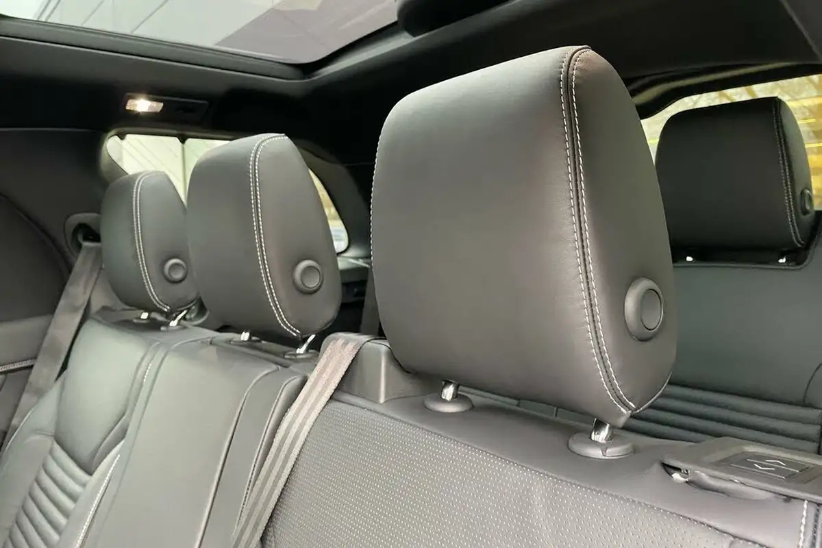 2024-land-rover-discovery-30-d350-dynamic-hse-big-50