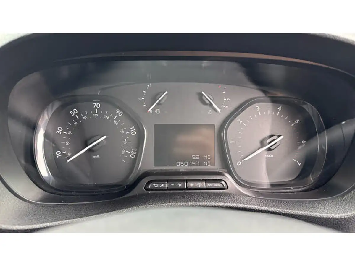 2022-peugeot-expert-15-bluehdi-professional-premium-long-1000-big-18