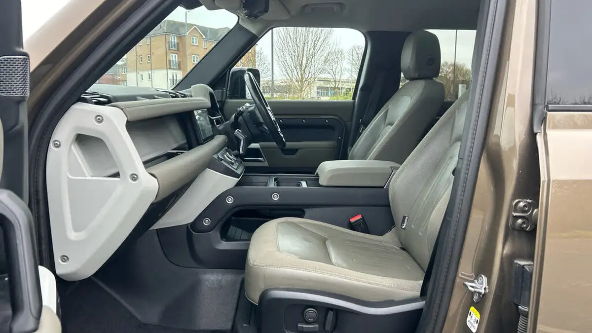 2020-land-rover-110-defender-20-d240-first-edition-110-big-2