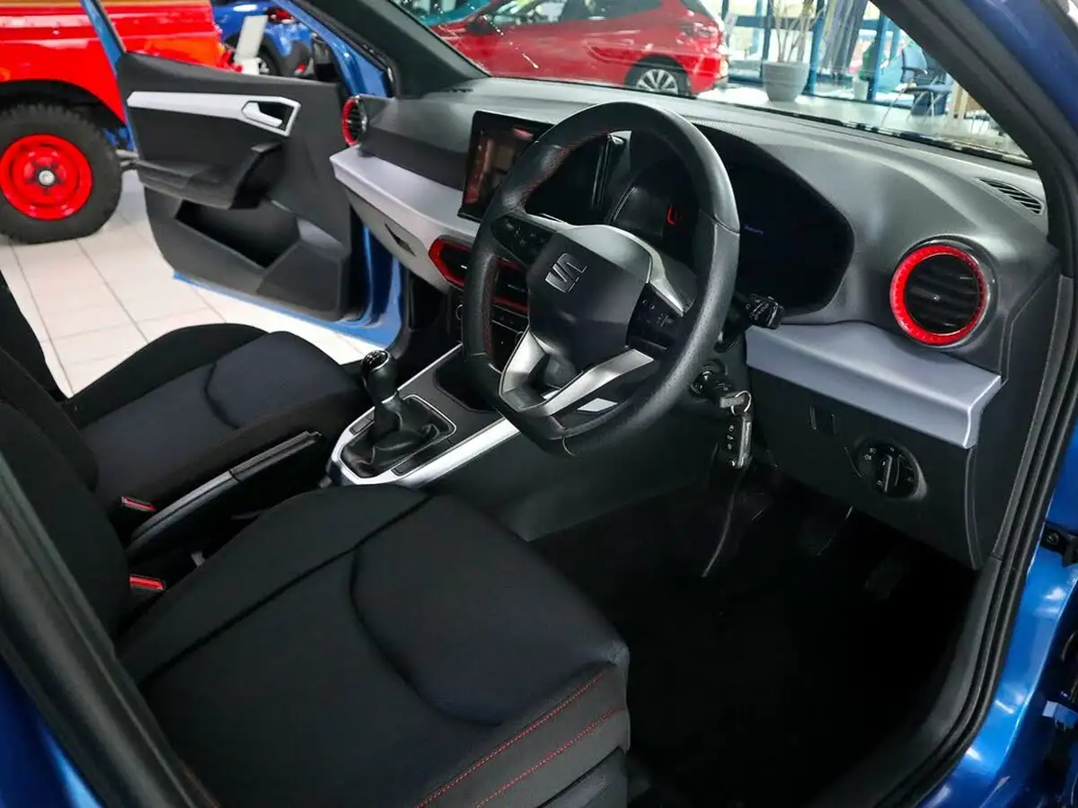 2023-seat-arona-10-tsi-fr-big-2