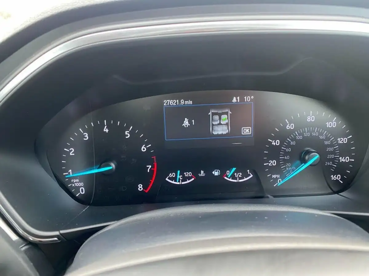 2019-ford-focus-10t-titanium-hatchback-big-11