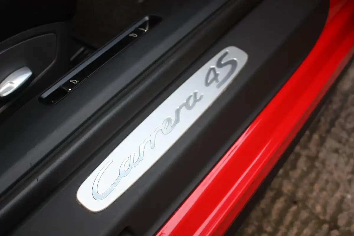 2012-porsche-911-38-carrera-4-s-400bhp-awd-coupe-pdk-big-27
