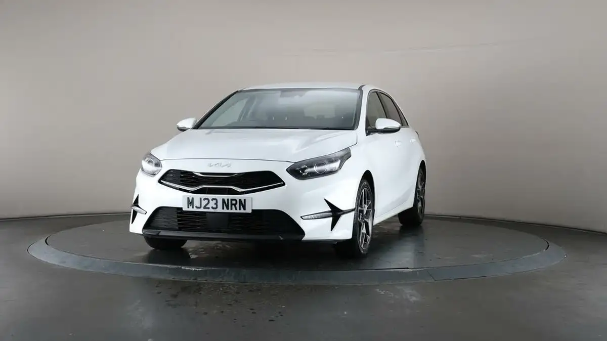 2022-kia-ceed-15-t-gdi-3-hatchback-big-39