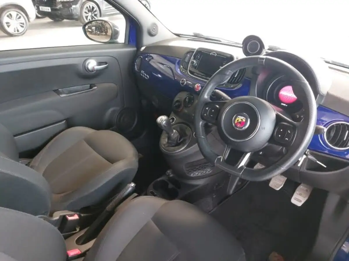 2018-abarth-595-14-tjet-big-10