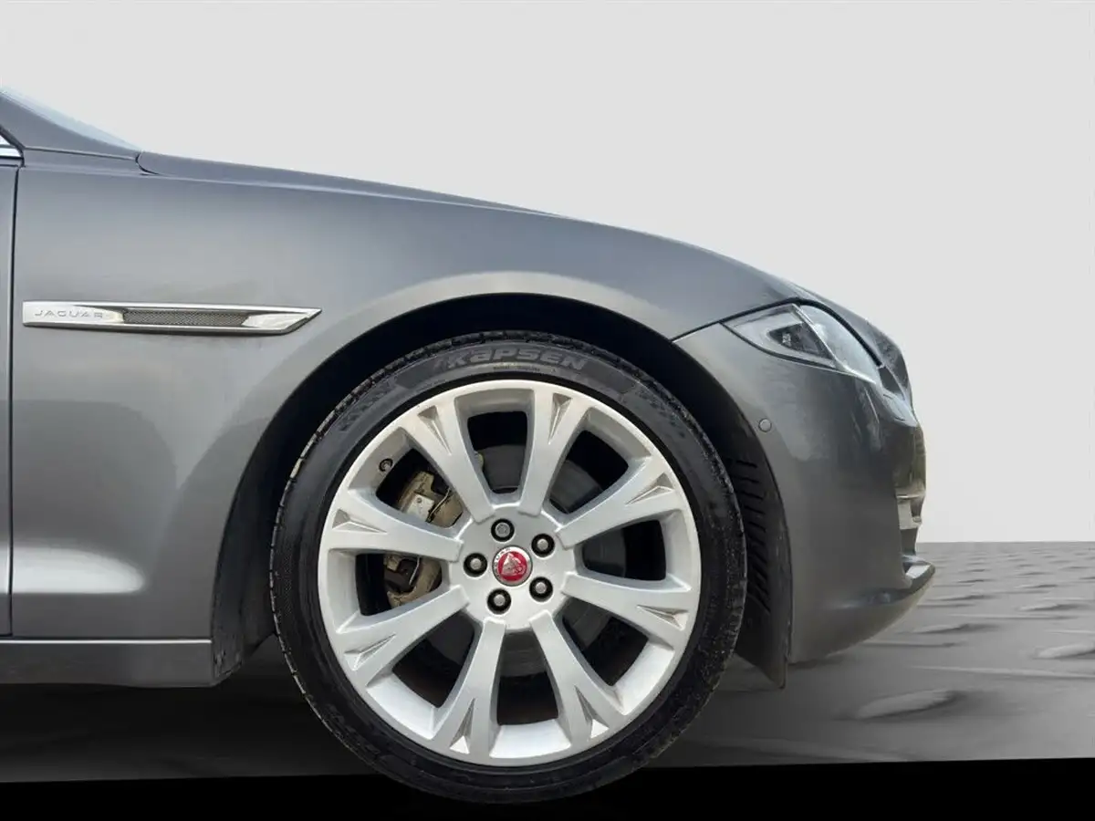 2017-jaguar-xj-series-30td-xj-portfolio-swb-big-12