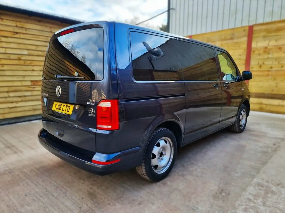 2016-volkswagen-transporter-shuttle-20tdi-t30-bmt-se-150pseu6-swb-dsg-big-11