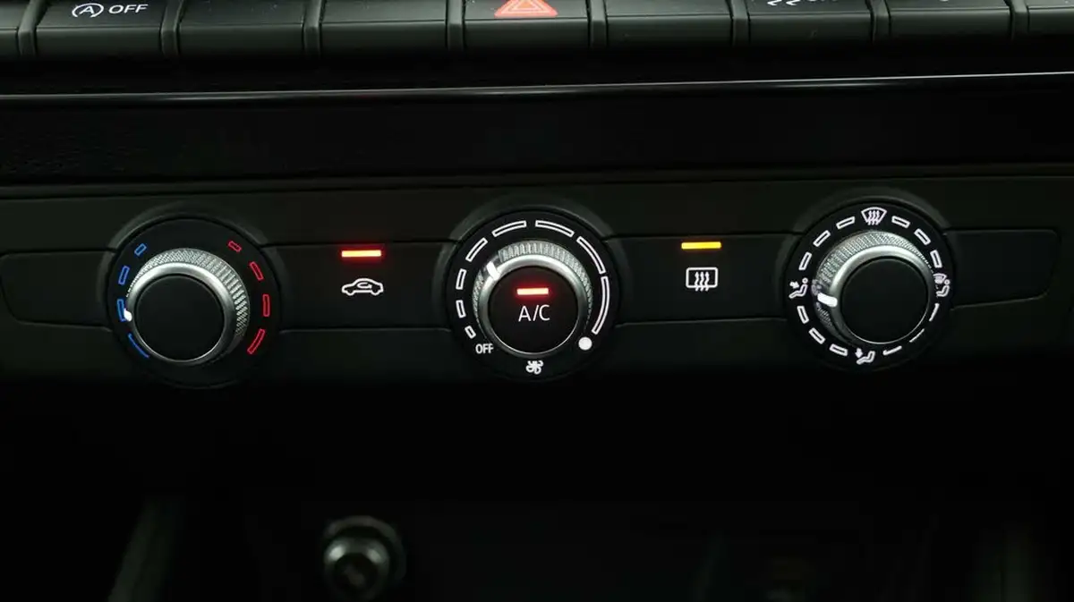2021-audi-q2-10-30-tfsi-sport-big-12