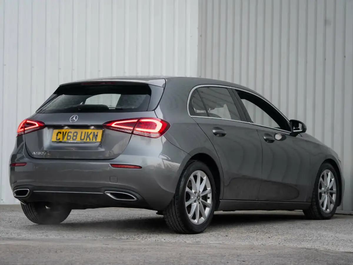 2018-mercedes-benz-a-class-15d-a180d-sport-116ps-ss-hatchback-5d-7g-dct-big-14