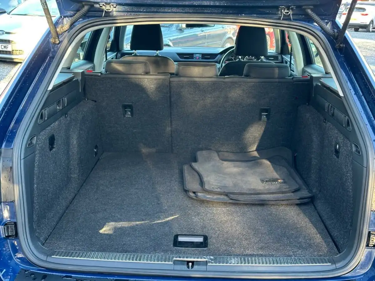 2017-skoda-superb-16tdi-estate-dsg-big-29