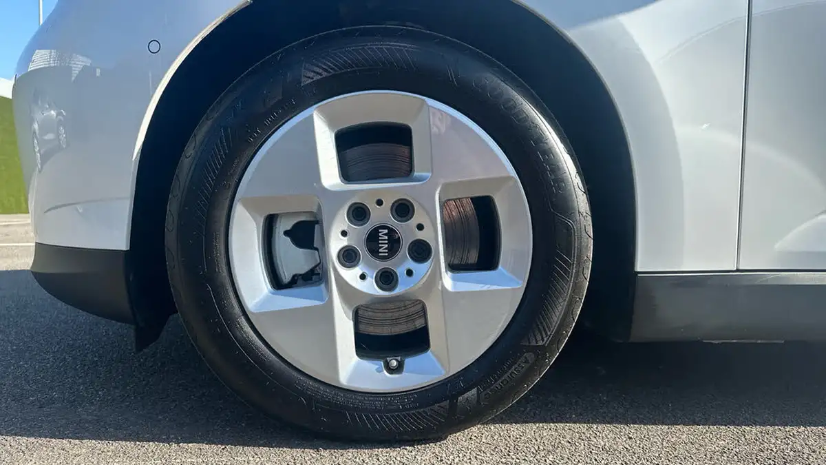 2024-mini-cooper-e-cooper-se-classic-level-2-big-16