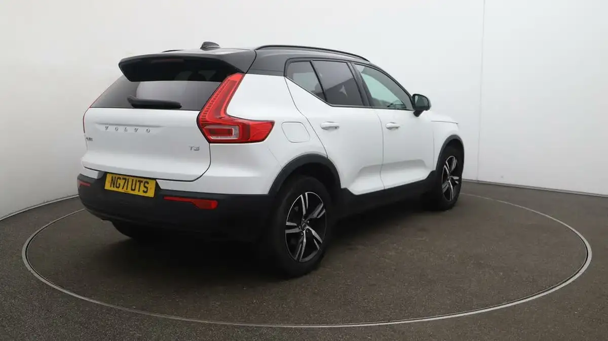 2022-volvo-xc40-15-t3-r-design-auto-big-6