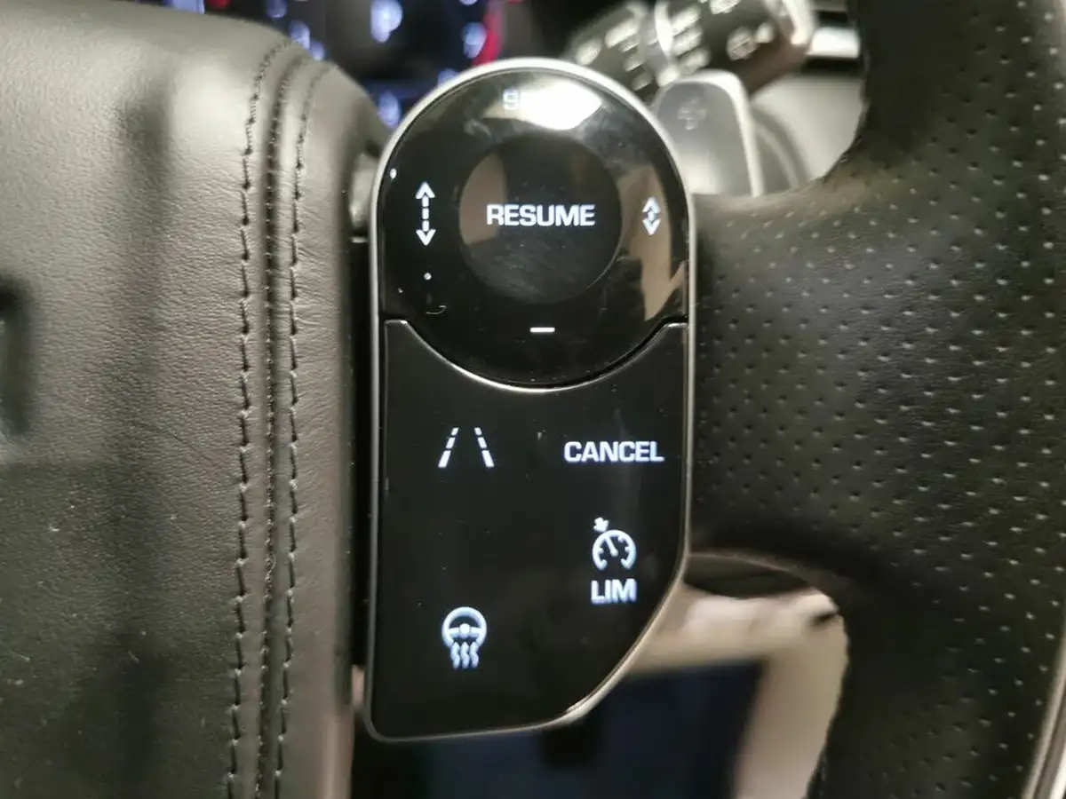 2020-land-rover-range-rover-velar-20-p300-r-dynamic-hse-big-20