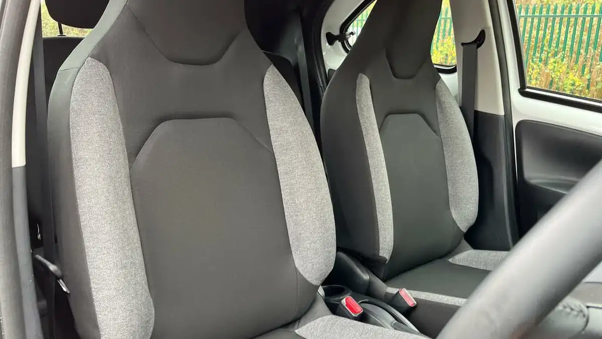 2023-toyota-aygo-x-10-vvt-i-pure-cvt-big-23