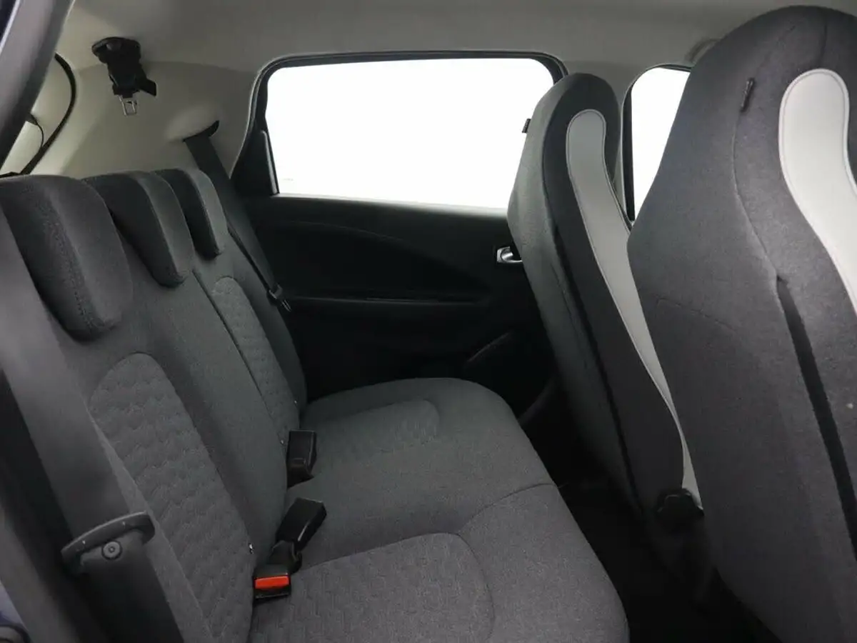2021-renault-zoe-e-iconic-110ps-r110ev50-rapid-charge-big-31