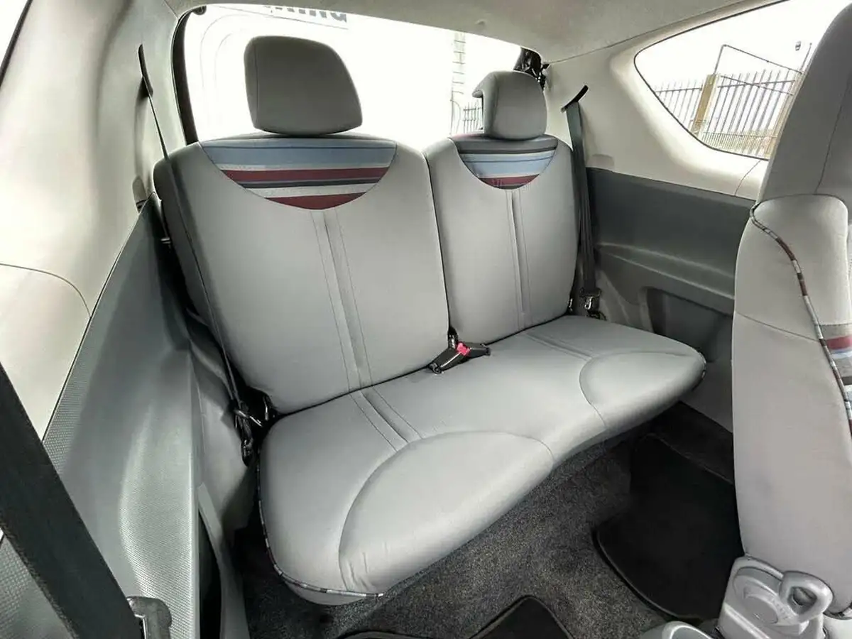 2010-citroen-c1-10-vtr-68-3d-big-9