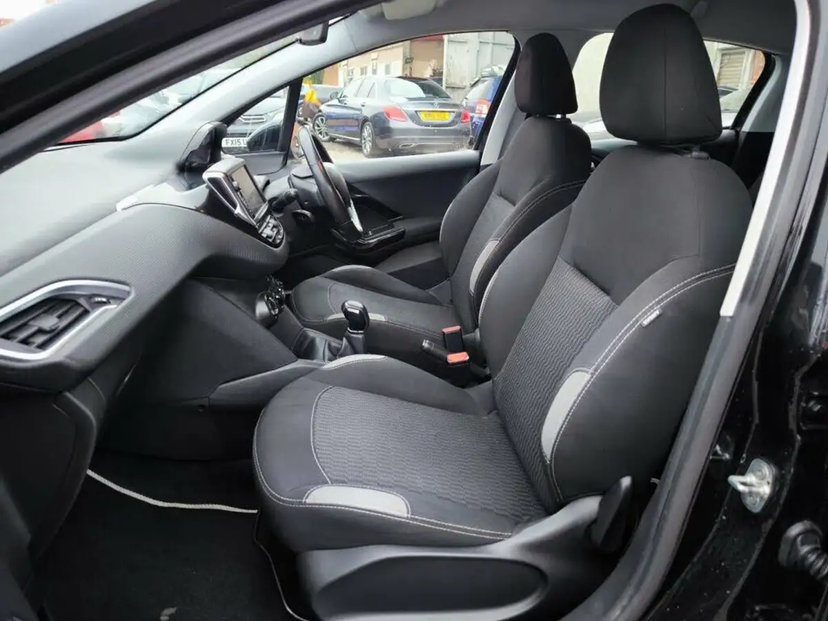 2016-peugeot-208-16bluehdi-active-5d-big-22